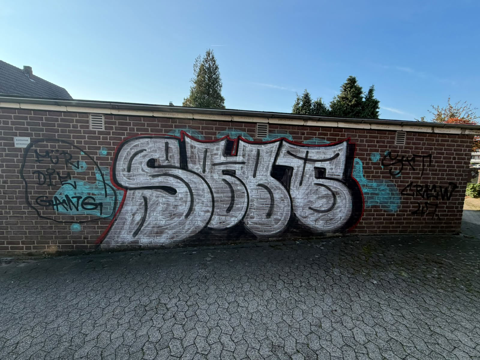 Entfernung von Graffiti vorher